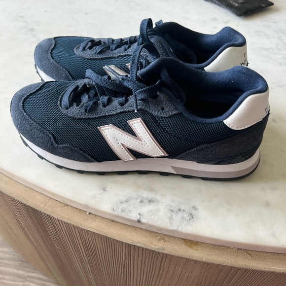 New Balance - Picture 2 of 5